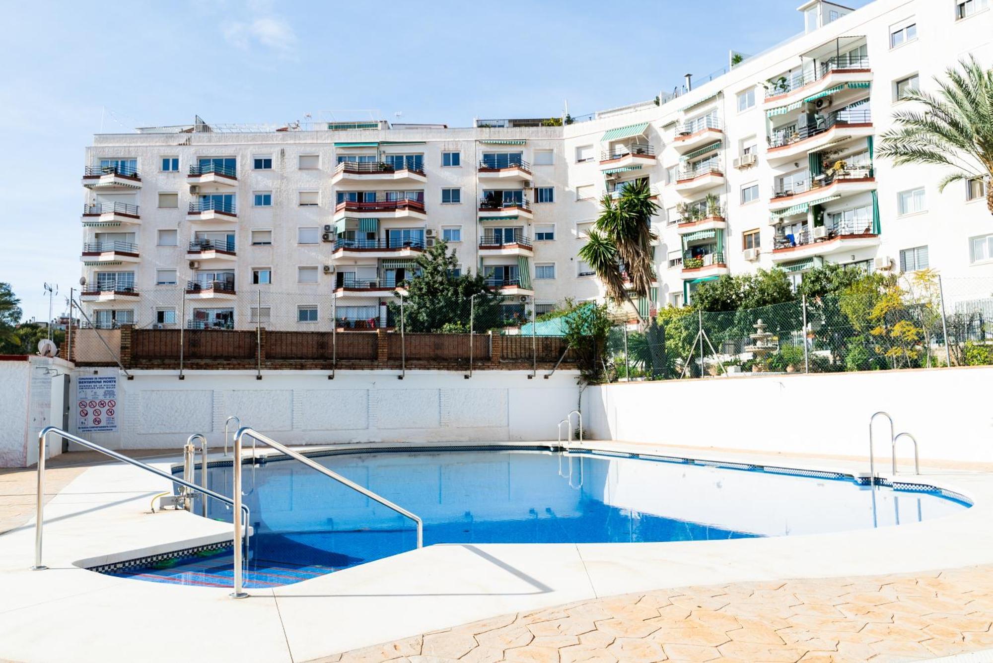Ferienwohnung Oasis En Playamar Con Piscina Torremolinos Exterior foto